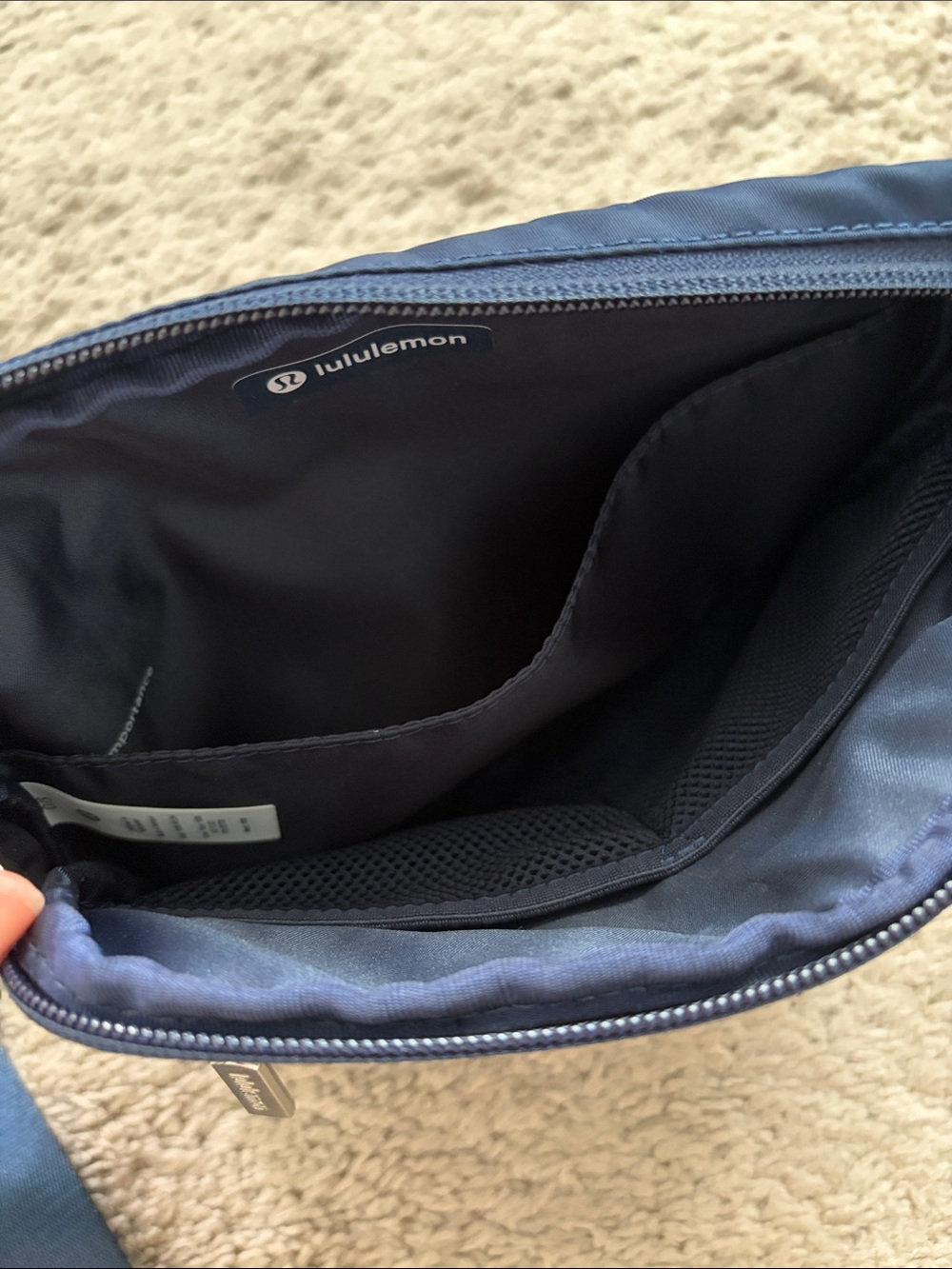 Lululemon City Adventurer Crossbody Bag - Picture 4 of 5